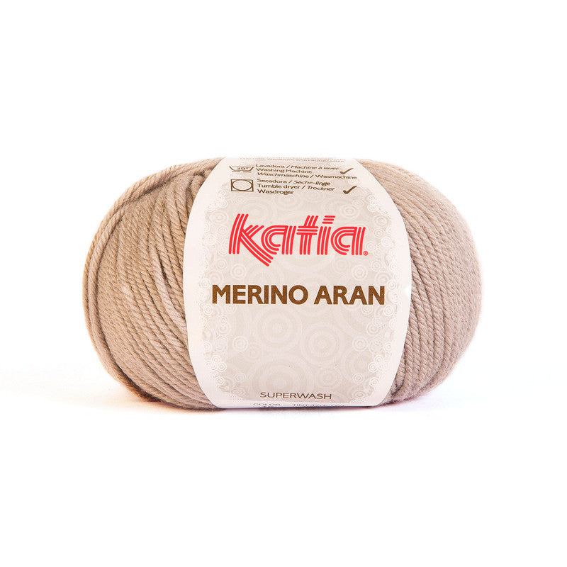 Ovillo de lana 52% merino 48% acrílico de la marca Katia. El modelo es Merino Aran en el color 012