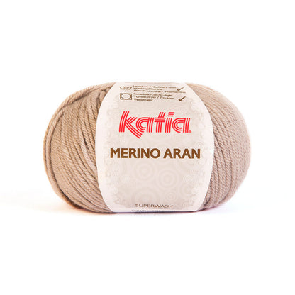Ovillo de lana 52% merino 48% acrílico de la marca Katia. El modelo es Merino Aran en el color 012