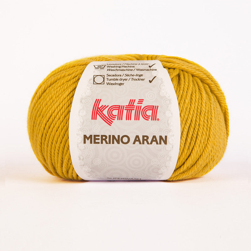 Ovillo de lana 52% merino 48% acrílico de la marca Katia. El modelo es Merino Aran en el color 041