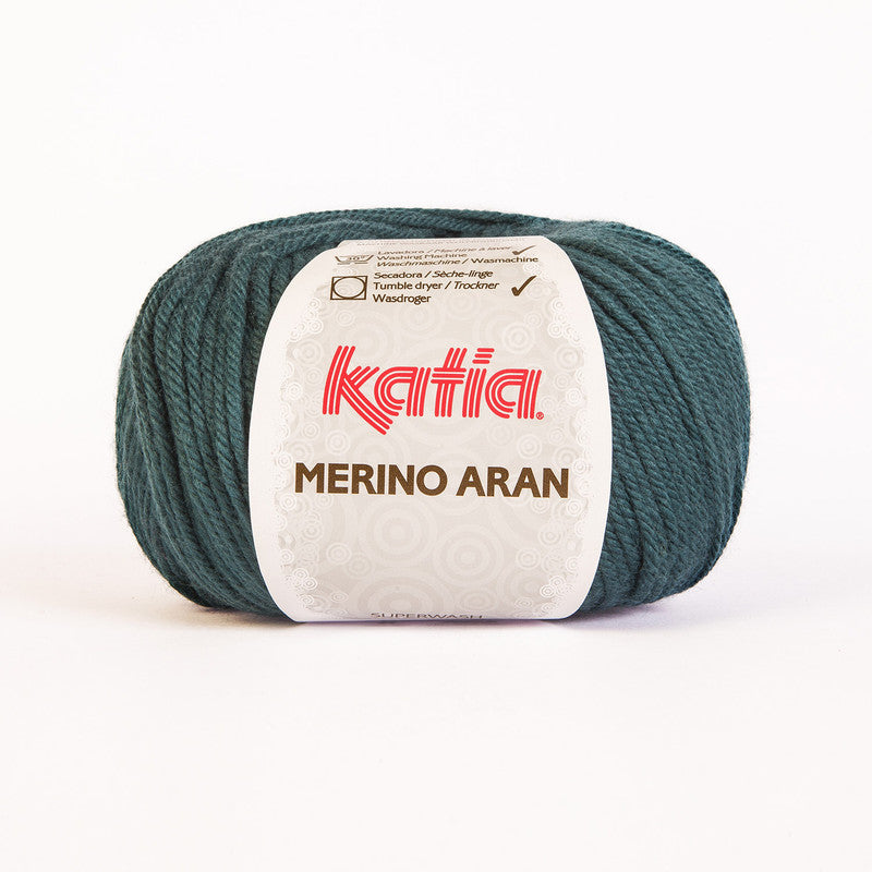 Ovillo de lana 52% merino 48% acrílico de la marca Katia. El modelo es Merino Aran en el color 044
