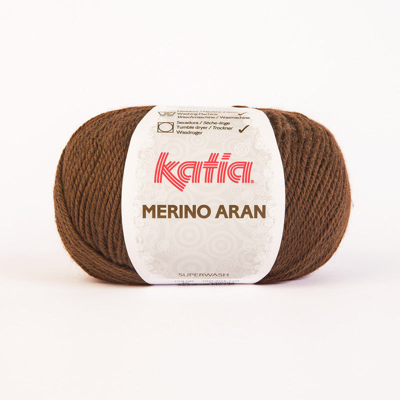 Ovillo de lana 52% merino 48% acrílico de la marca Katia. El modelo es Merino Aran en el color 046