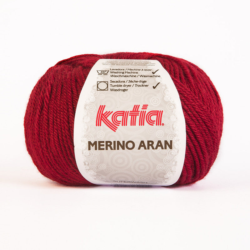 Ovillo de lana 52% merino 48% acrílico de la marca Katia. El modelo es Merino Aran en el color 051