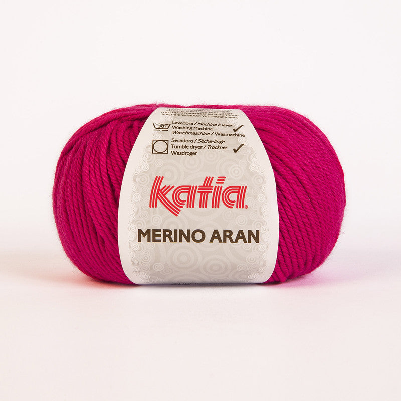 Ovillo de lana 52% merino 48% acrílico de la marca Katia. El modelo es Merino Aran en el color 052