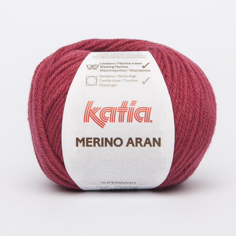 Ovillo de lana 52% merino 48% acrílico de la marca Katia. El modelo es Merino Aran en el color 071