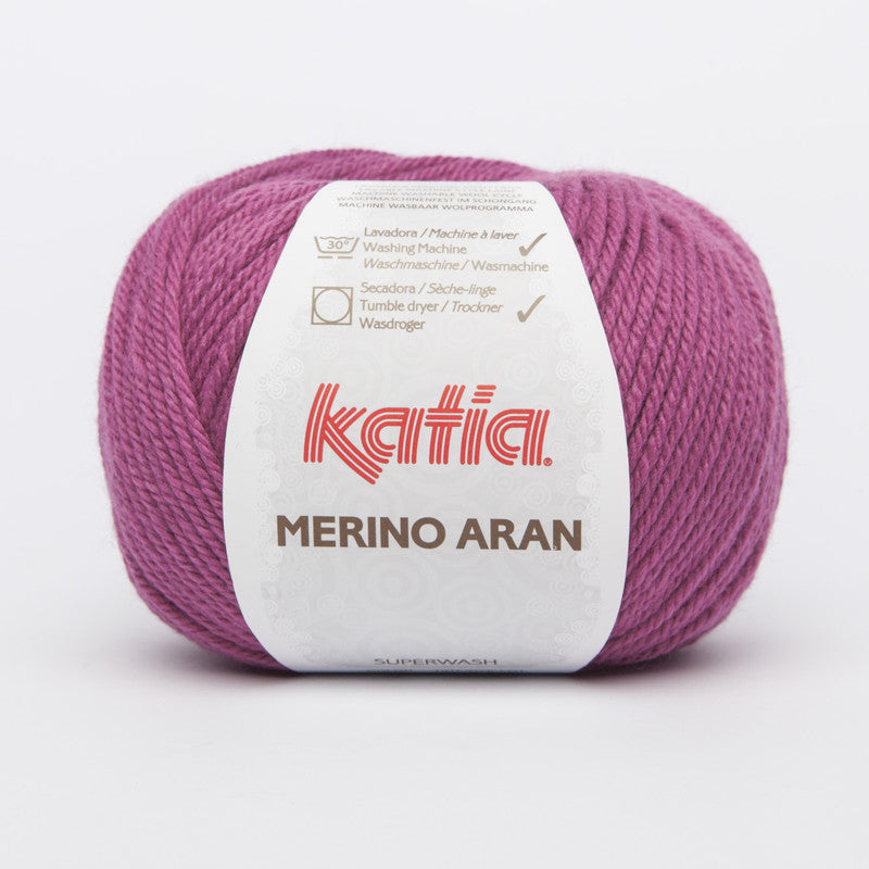 Ovillo de lana 52% merino 48% acrílico de la marca Katia. El modelo es Merino Aran en el color 075