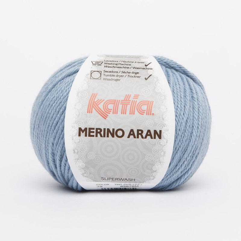 Ovillo de lana 52% merino 48% acrílico de la marca Katia. El modelo es Merino Aran en el color 079