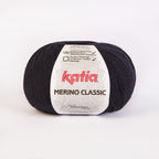 Ovillo de lana 55% merino 45% acrílico de la marca Katia. El modelo es Merino Classic en el color 005