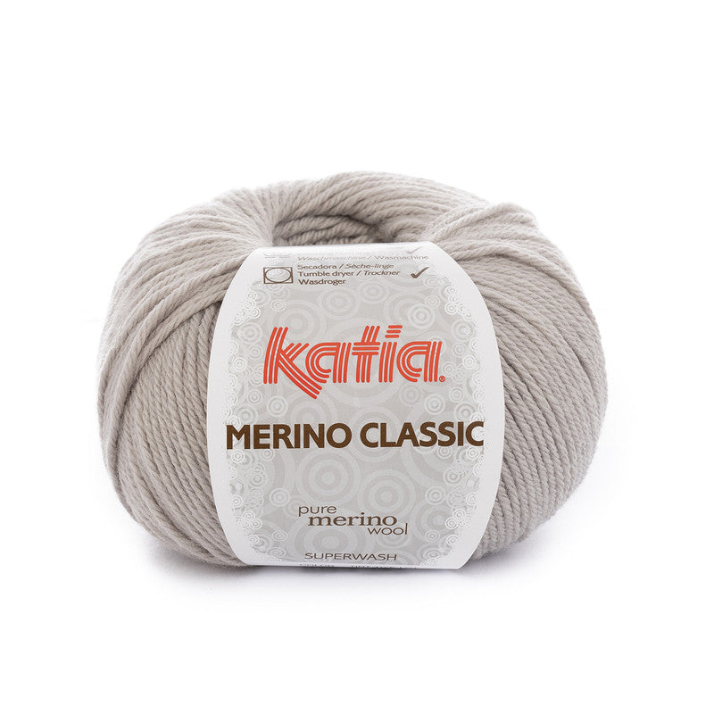 Ovillo de lana 55% merino 45% acrílico de la marca Katia. El modelo es Merino Classic en el color 012