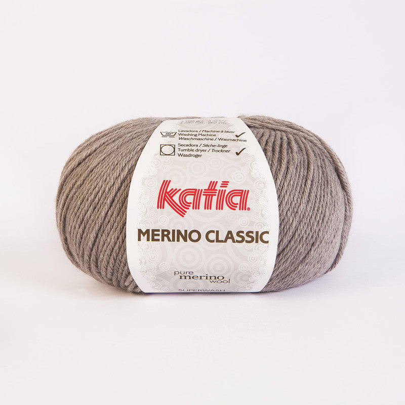 Ovillo de lana 55% merino 45% acrílico de la marca Katia. El modelo es Merino Classic en el color 013