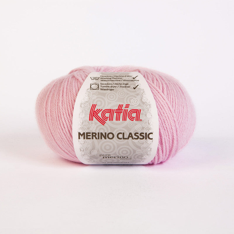 Ovillo de lana 55% merino 45% acrílico de la marca Katia. El modelo es Merino Classic en el color 025