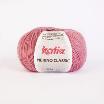 Ovillo de lana 55% merino 45% acrílico de la marca Katia. El modelo es Merino Classic en el color 026