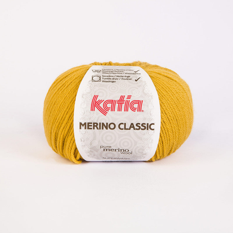 Ovillo de lana 55% merino 45% acrílico de la marca Katia. El modelo es Merino Classic en el color 041