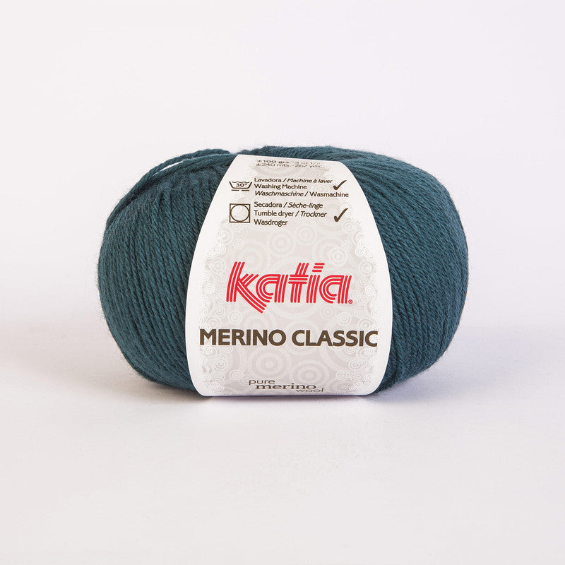 Ovillo de lana 55% merino 45% acrílico de la marca Katia. El modelo es Merino Classic en el color 044