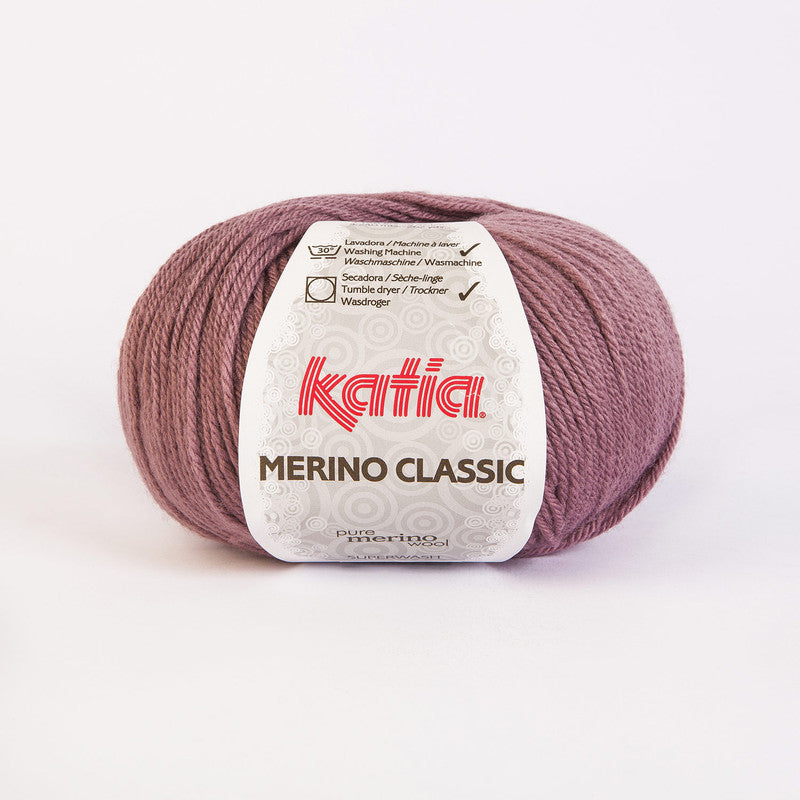 Ovillo de lana 55% merino 45% acrílico de la marca Katia. El modelo es Merino Classic en el color 063