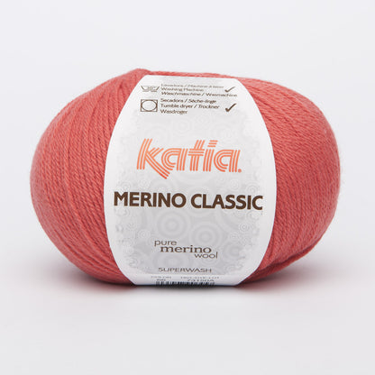 Ovillo de lana 55% merino 45% acrílico de la marca Katia. El modelo es Merino Classic en el color 066