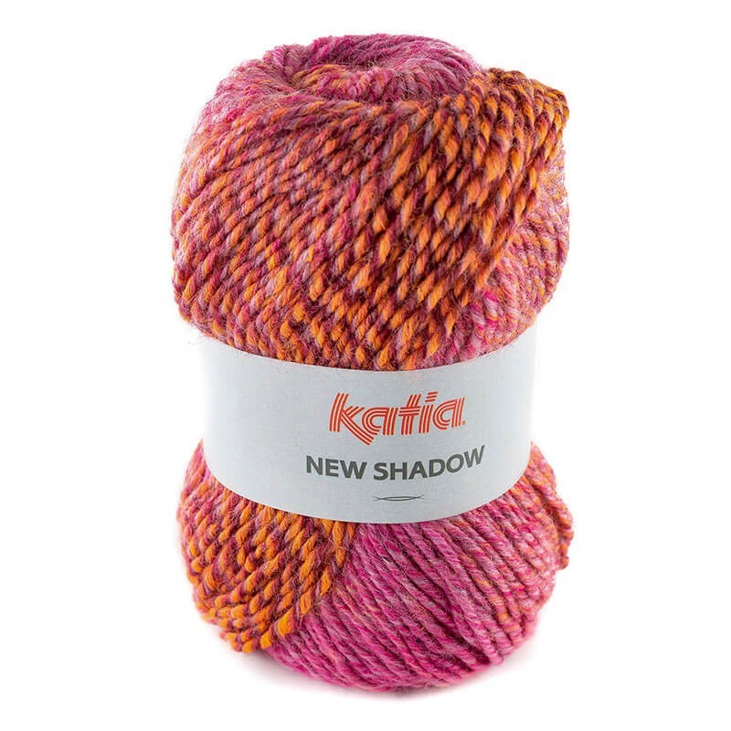 Ovillo de lana 80% acrílico 20% lana de la marca Katia. El modelo es New Shadow en el color 006