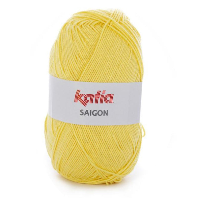 Ovillo de algodón 100% acrílico de la marca Katia. El modelo es Saigon en el color 011