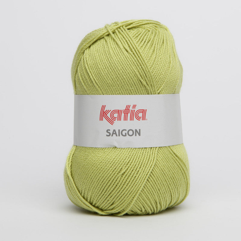 Ovillo de algodón 100% acrílico de la marca Katia. El modelo es Saigon en el color 013
