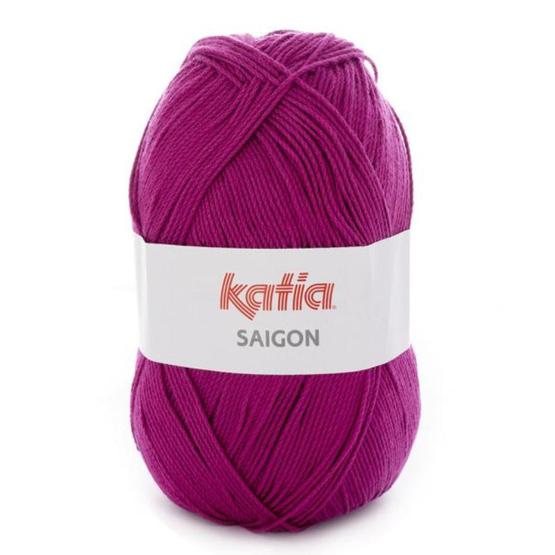 Ovillo de algodón 100% acrílico de la marca Katia. El modelo es Saigon en el color 023