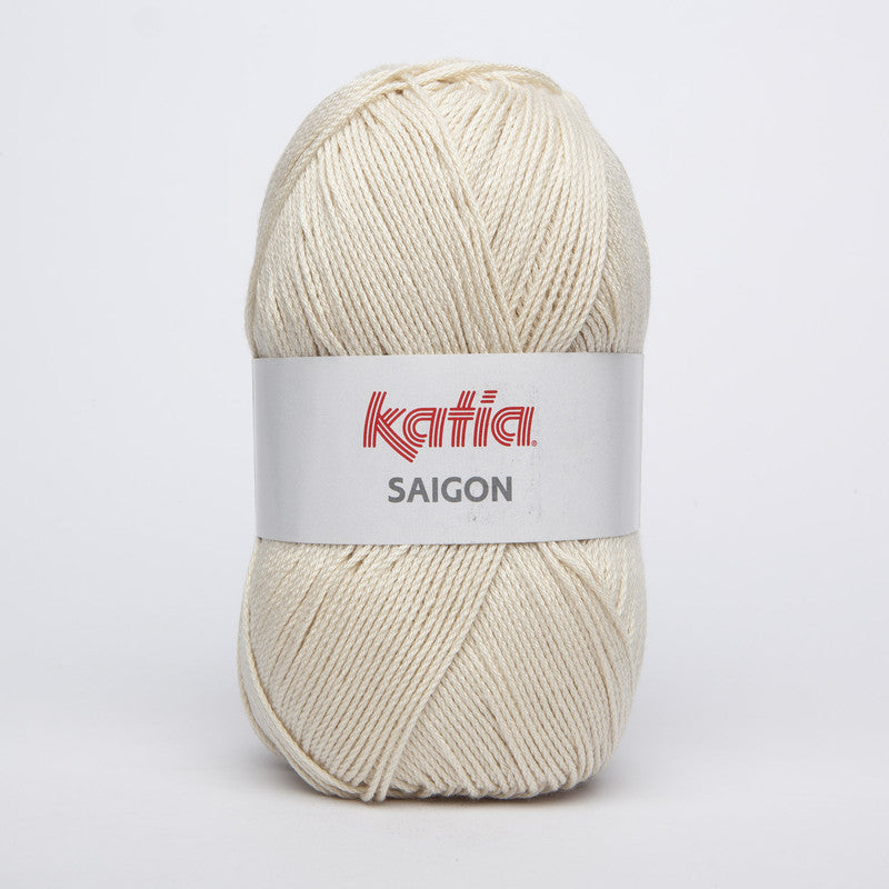 Ovillo de algodón 100% acrílico de la marca Katia. El modelo es Saigon en el color 030
