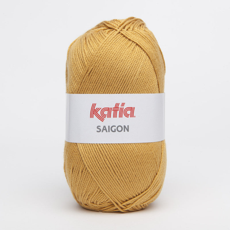 Ovillo de algodón 100% acrílico de la marca Katia. El modelo es Saigon en el color 036