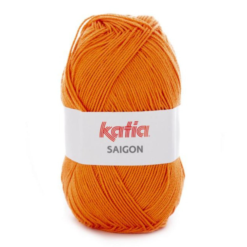 Ovillo de algodón 100% acrílico de la marca Katia. El modelo es Saigon en el color 092