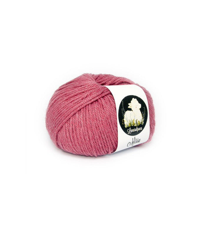 Ovillo de Lana 33% , Alpca 25%, Acrílico 42% de la marca Lanas Alpaca. El modelo es Missu en el color 203