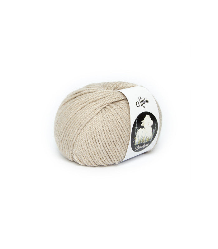 Ovillo de Lana 33% , Alpca 25%, Acrílico 42% de la marca Lanas Alpaca. El modelo es Missu en el color 209