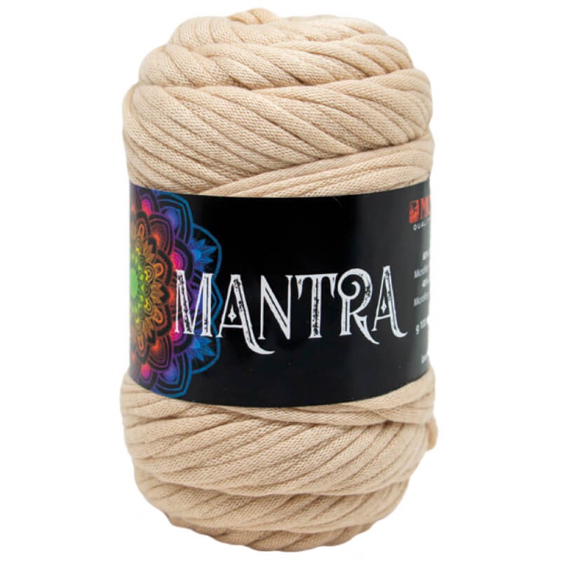Ovillo de trapillo 60% Poliamidade, 40% la marca Mondial. El modelo es Mantra en el color 561