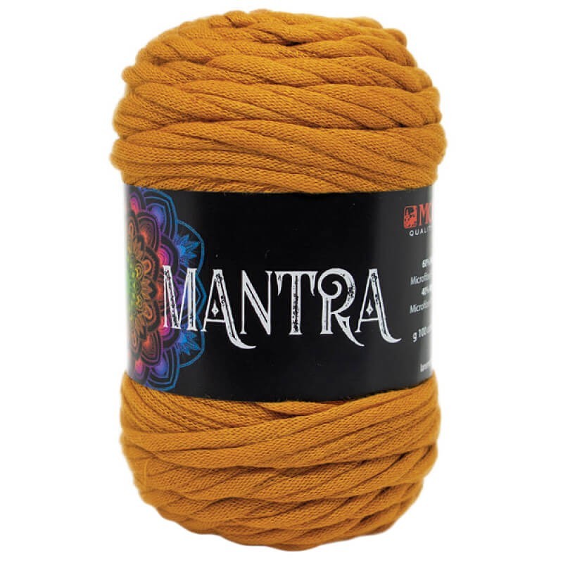 Ovillo de trapillo 60% Poliamidade, 40% la marca Mondial. El modelo es Mantra en el color 562