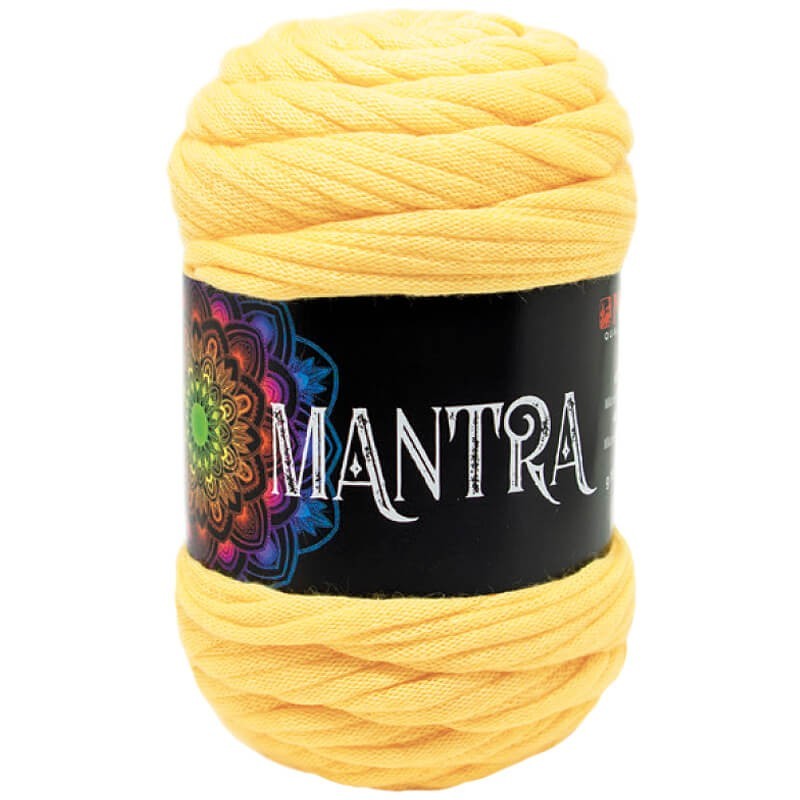 Ovillo de trapillo 60% Poliamidade, 40% la marca Mondial. El modelo es Mantra en el color 563