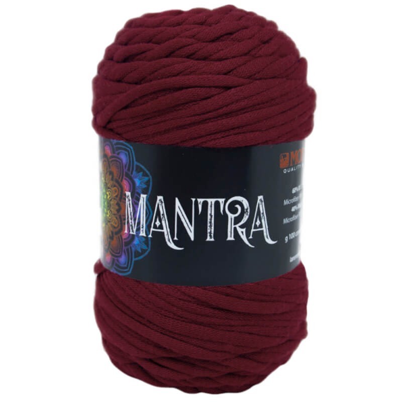 Ovillo de trapillo 60% Poliamidade, 40% la marca Mondial. El modelo es Mantra en el color 568