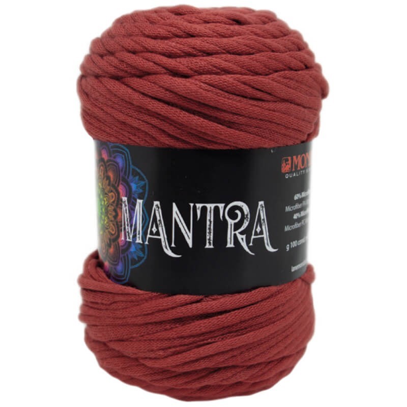 Ovillo de trapillo 60% Poliamidade, 40% la marca Mondial. El modelo es Mantra en el color 569