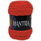 Ovillo de trapillo 60% Poliamidade, 40% la marca Mondial. El modelo es Mantra en el color 571