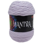 Ovillo de trapillo 60% Poliamidade, 40% la marca Mondial. El modelo es Mantra en el color 572