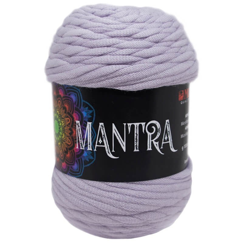 Ovillo de trapillo 60% Poliamidade, 40% la marca Mondial. El modelo es Mantra en el color 572