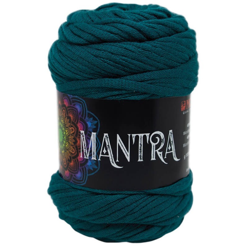 Ovillo de trapillo 60% Poliamidade, 40% la marca Mondial. El modelo es Mantra en el color 576