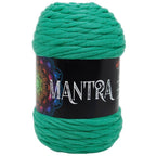Ovillo de trapillo 60% Poliamidade, 40% la marca Mondial. El modelo es Mantra en el color 577