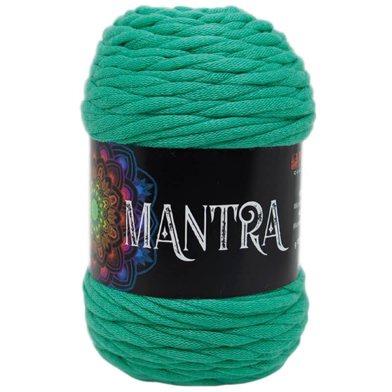 Ovillo de trapillo 60% Poliamidade, 40% la marca Mondial. El modelo es Mantra en el color 577