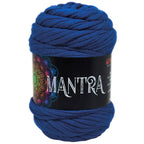 Ovillo de trapillo 60% Poliamidade, 40% la marca Mondial. El modelo es Mantra en el color 581