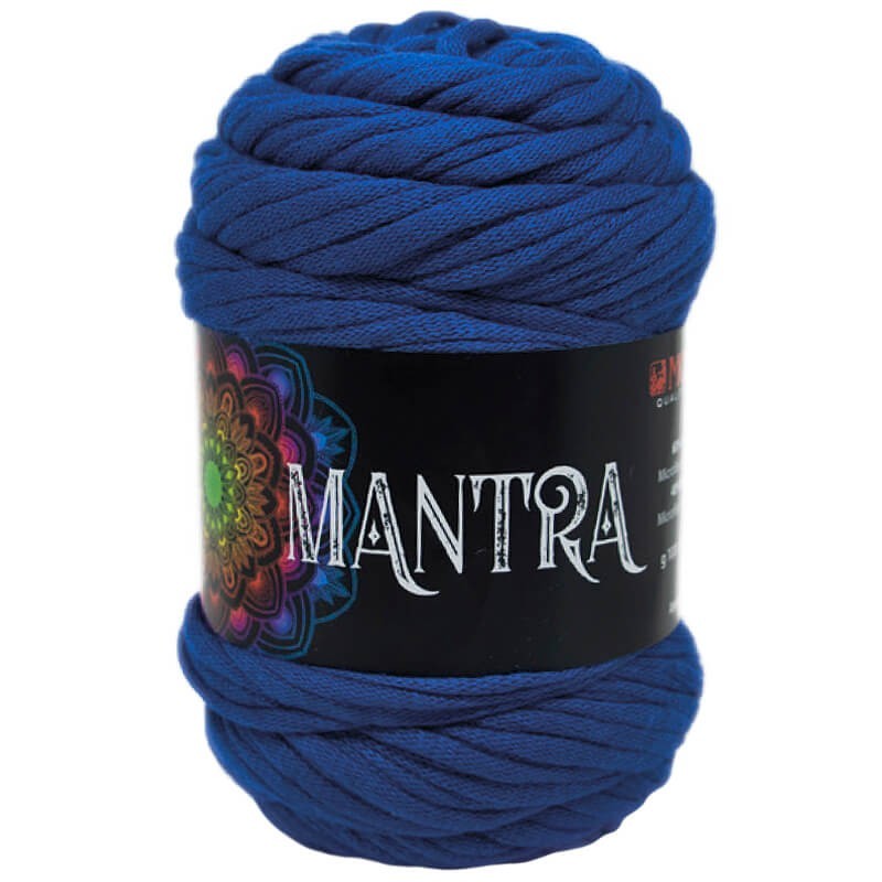 Ovillo de trapillo 60% Poliamidade, 40% la marca Mondial. El modelo es Mantra en el color 581