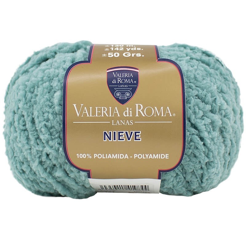 Ovillo de 100% poliamida  de la marca Valeria di Roma. El modelo es Nieve en el color 161