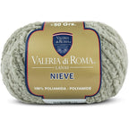 Ovillo de 100% poliamida  de la marca Valeria di Roma. El modelo es Nieve en el color 185