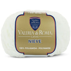 Ovillo de 100% poliamida  de la marca Valeria di Roma. El modelo es Nieve en el color 3