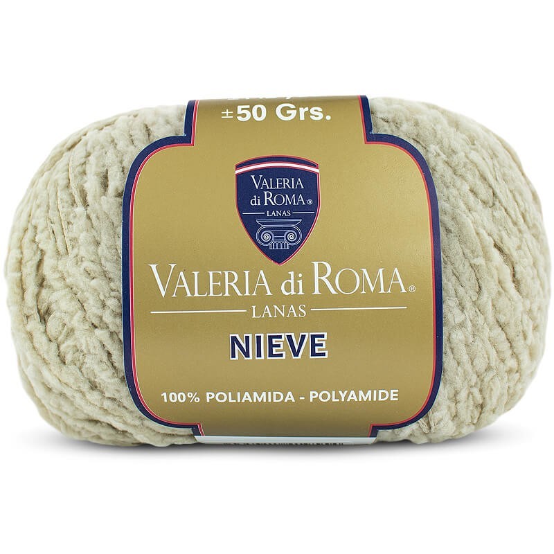 Ovillo de 100% poliamida  de la marca Valeria di Roma. El modelo es Nieve en el color 5